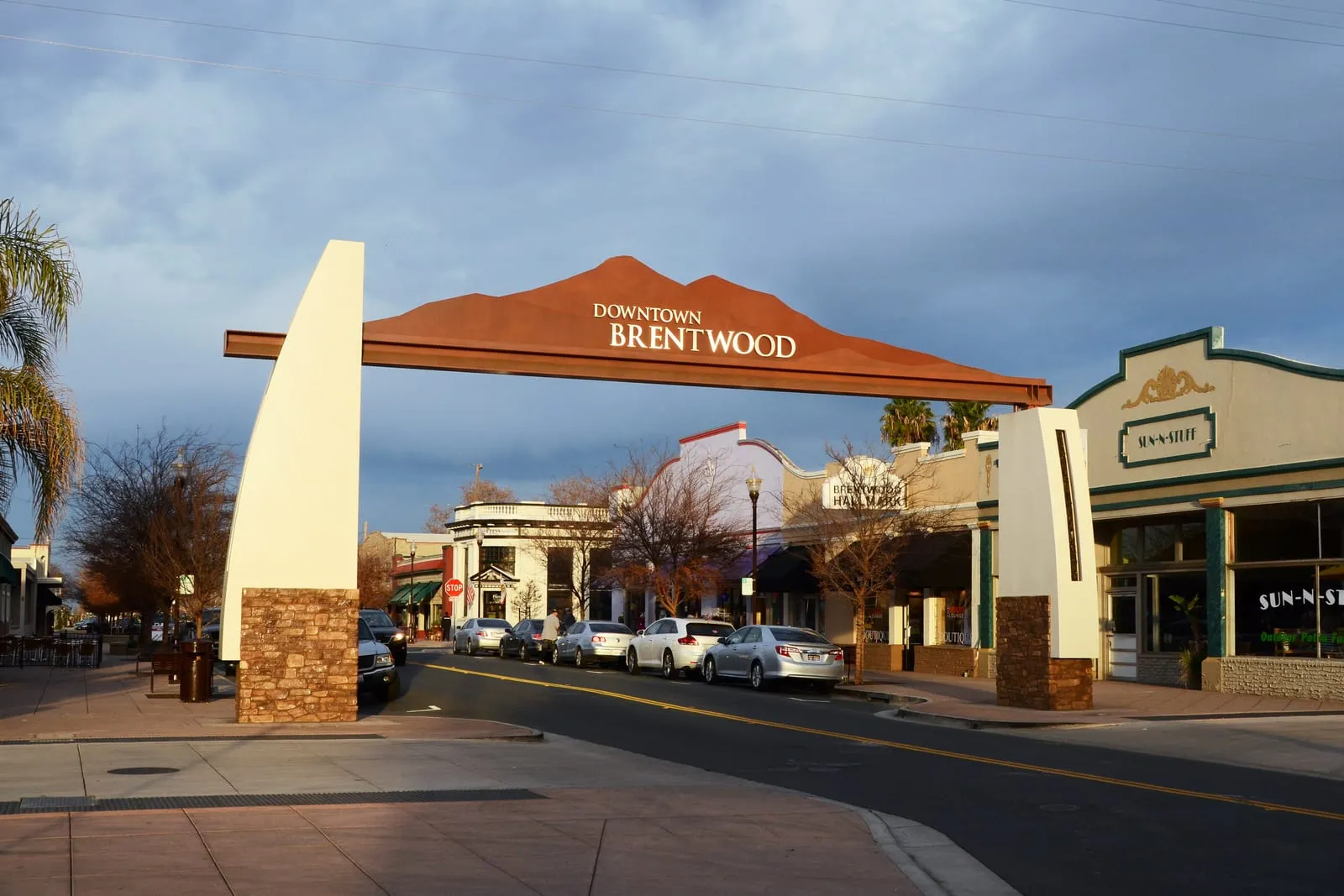 Gateway arch over the street into downtown Brentwood